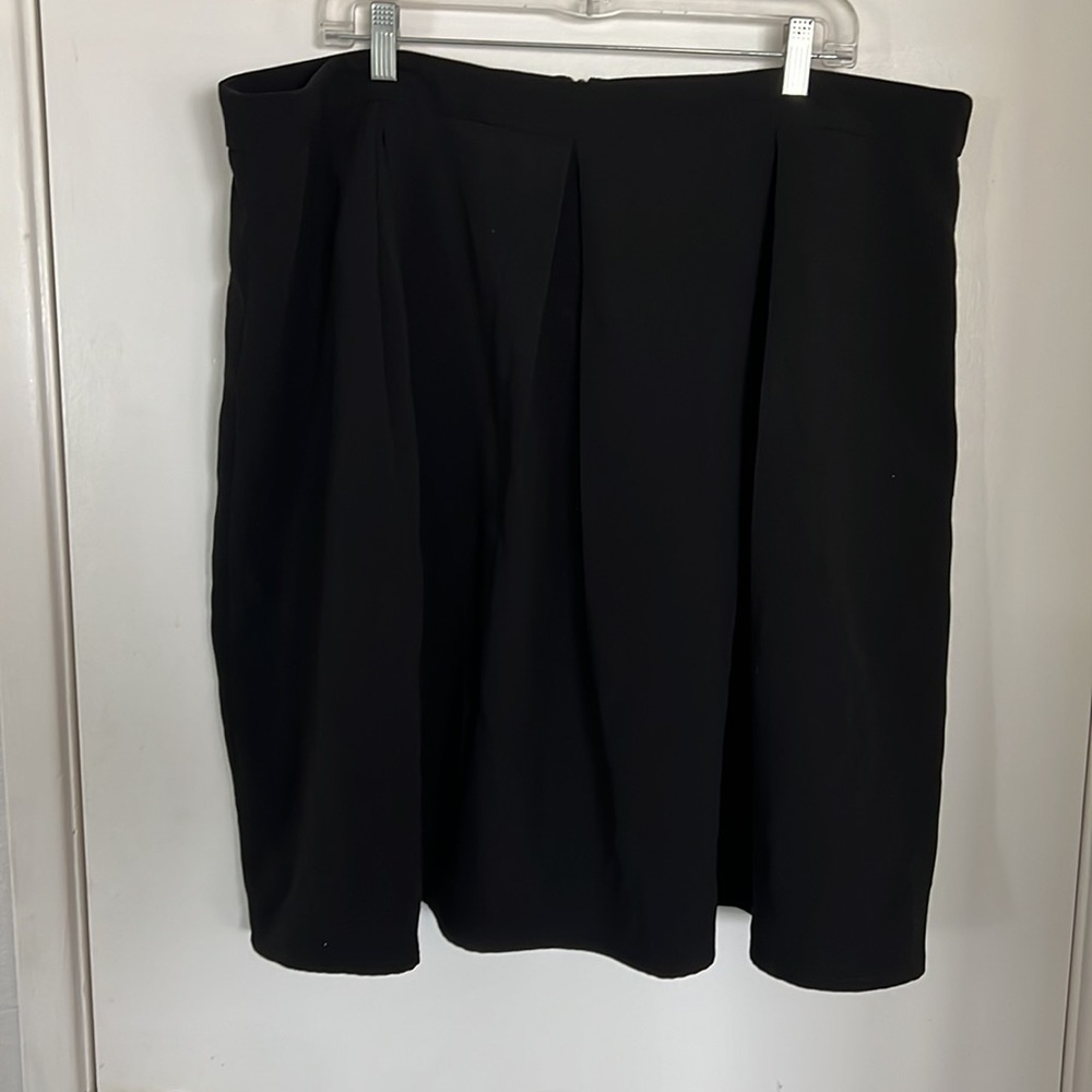 City Chic Pleated Skirt Black sz 24